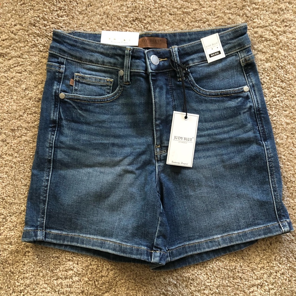 NEW JUDY BLUE mid rise tummy control mid length jean denim shorts small S